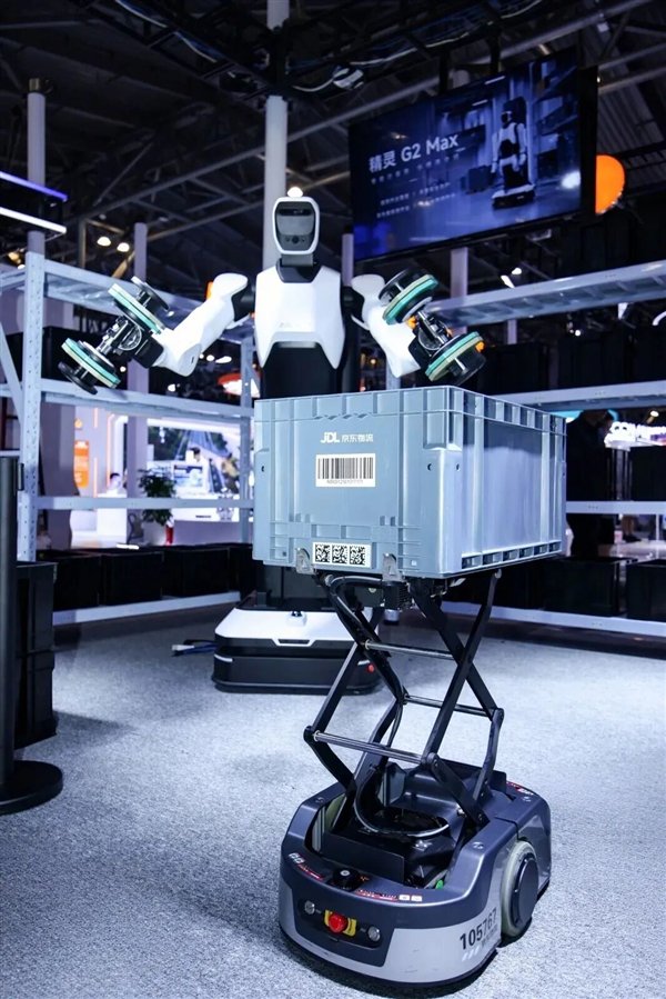 京东智元合推精灵G2 Max：人形机器人首次捡快递 24小时不间断搬运