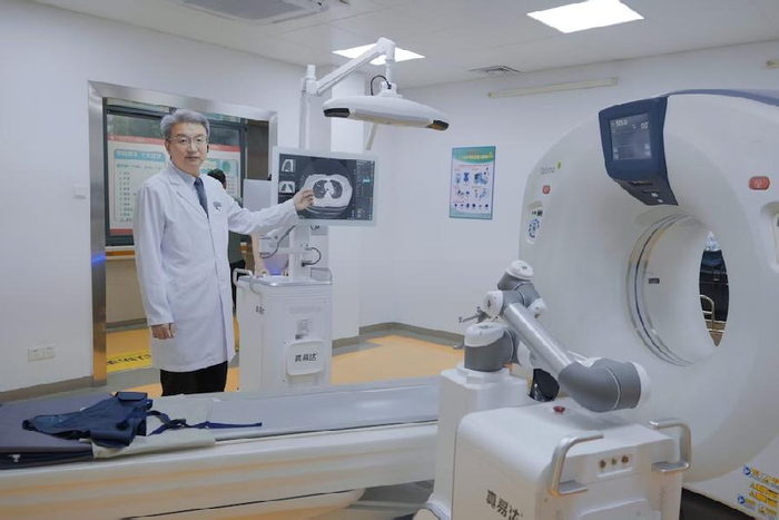 从“大海捞针”到“一针到位”，人工智能机器人精准狙击肺小结节